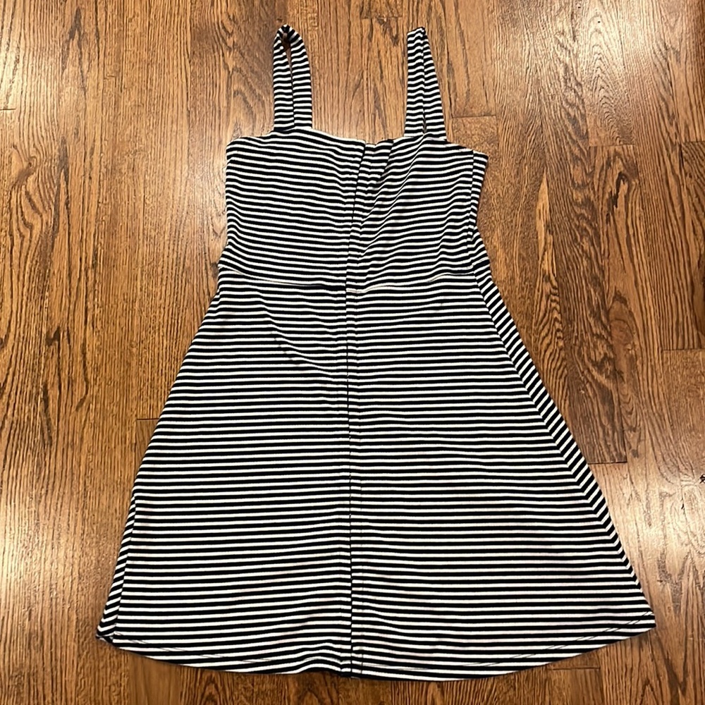 Forever 21 white and navy blue striped dress medium